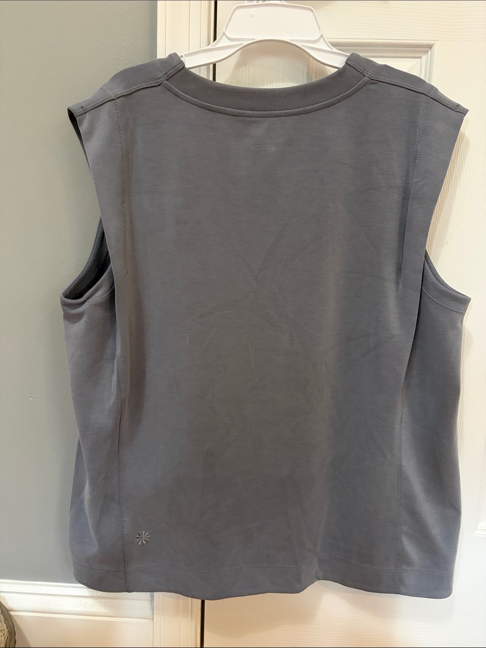 Athleta Slate Gray Muscle Tee Tank- Large NWOT - Picture 2 of 6